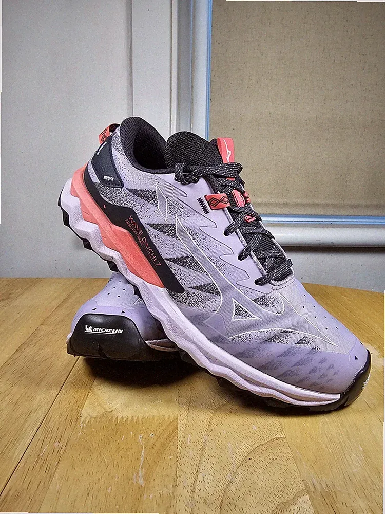 Mizuno Wave Daichi 7 Damen-Traillaufschuhe – flieder/koralle – UK 6,5/US 9