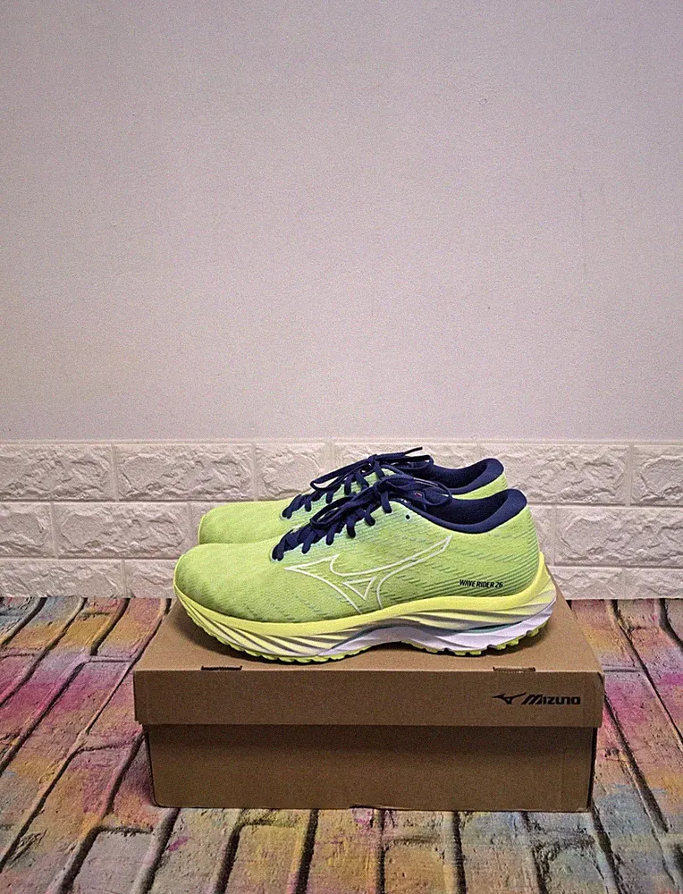 Mizuno Wave Rider 26 Straßenlaufschuhe UK 9 Damen UVP 160£ Neo Lime/Weiß