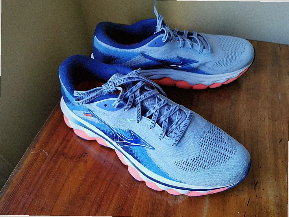 Mizuno Wave Sky 7 - Neue Laufschuhe, Damen Gr. 41,5