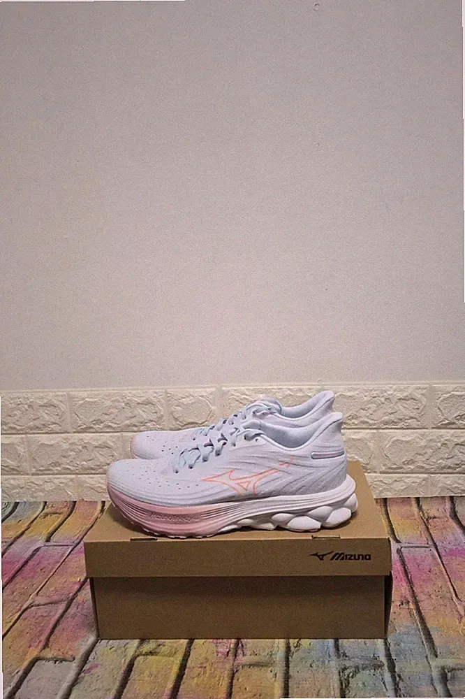 Mizuno Wave Skyrise 6 Straßenlaufschuhe UK 6,5 Damen UVP 130£ Nantucket