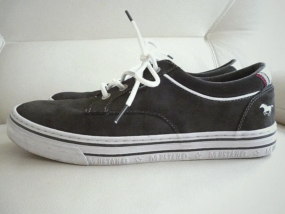 Mustang Sneaker Schnür-Halbschuhe Anthrazit-Grau Gr.41 ✅ NEUw. Fußbett NP 85,- €