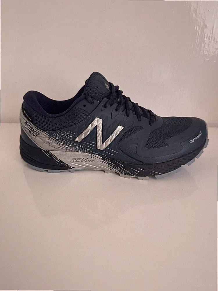 NEU New Balance Summit Q.O.M. GTX Damen Trailrunning Schuhe Gr. 40,5 UK 7