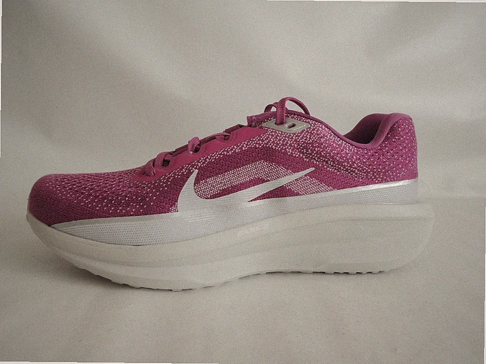 NEU Nike WMNS Air Winflo 11 Premium Gr. 42 Running Schuhe Laufschuhe FZ3068-500