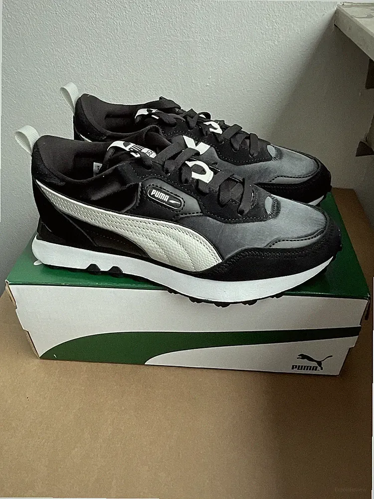 NEU Puma Laufschuhe Sneaker Schwarz Sehr bequem Hr. 37