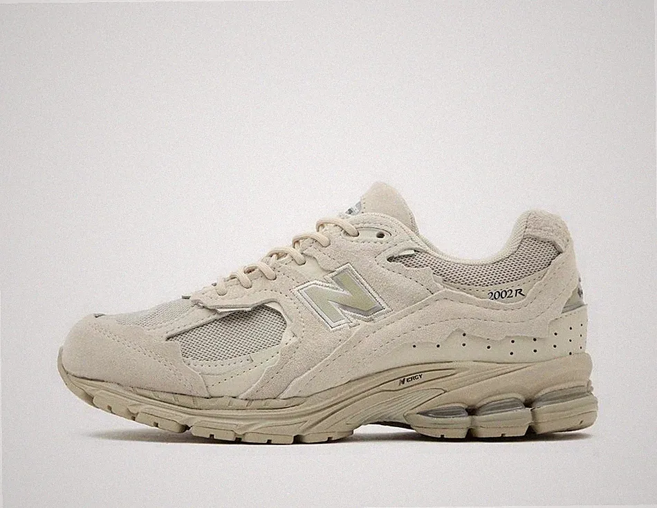 New Balance 2002DX Protection Pack GORE-TEX Damenschuhe in Beige