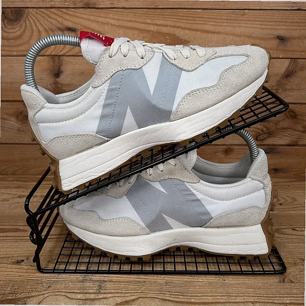 New Balance 327 Sneaker Damen UK 4 beige weiß Turteltaube Munsell Schuhe Neu mit Karton