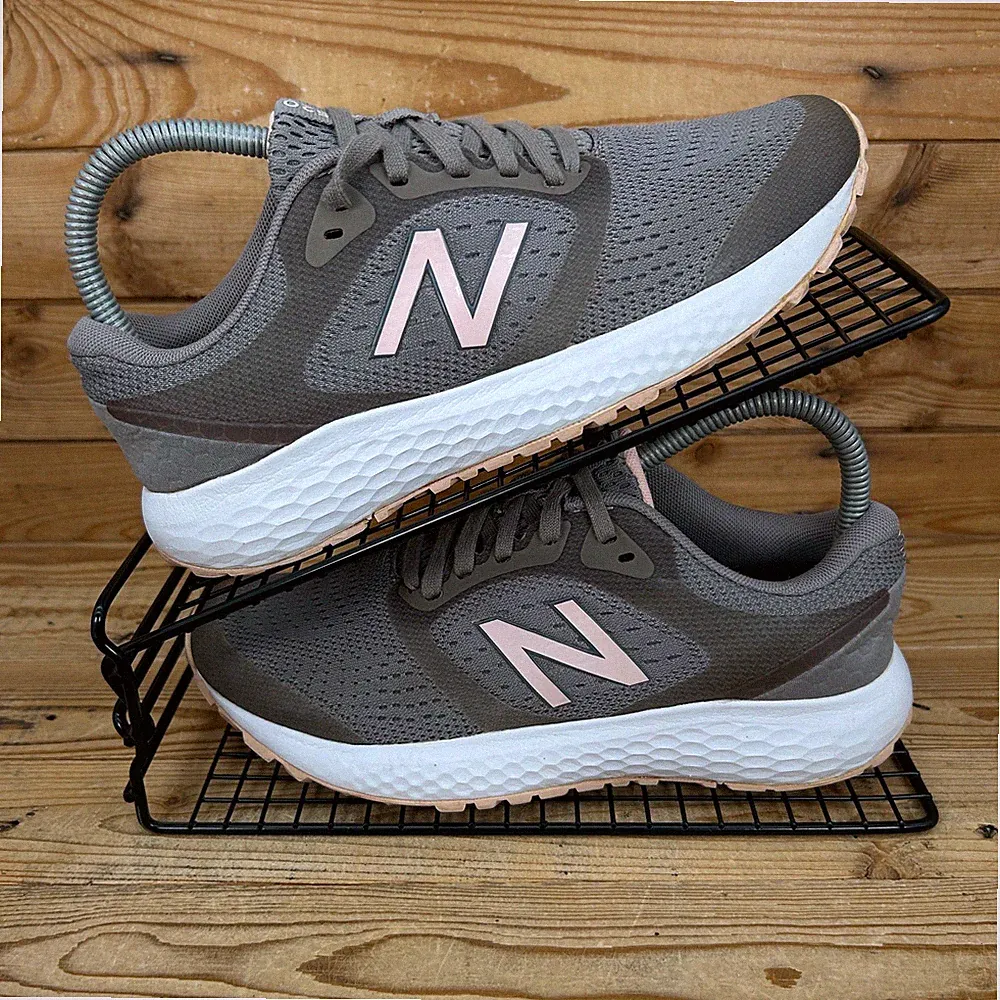 New Balance 520 Turnschuhe Damen Größe UK 5 grau pink Straßenlauf Fitnessschuhe Neu mit Karton