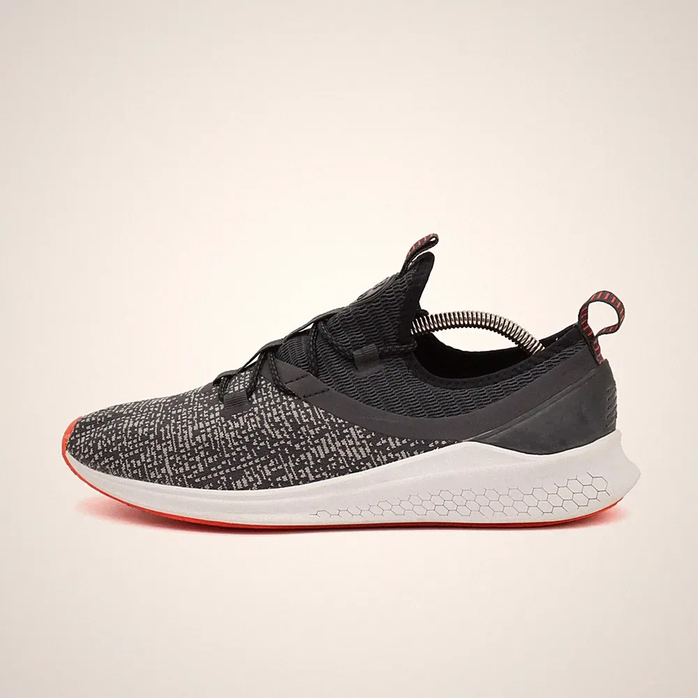 New Balance Damen Fresh Foam Lazr Laufschuh Low-Top Sneaker EU 41.5