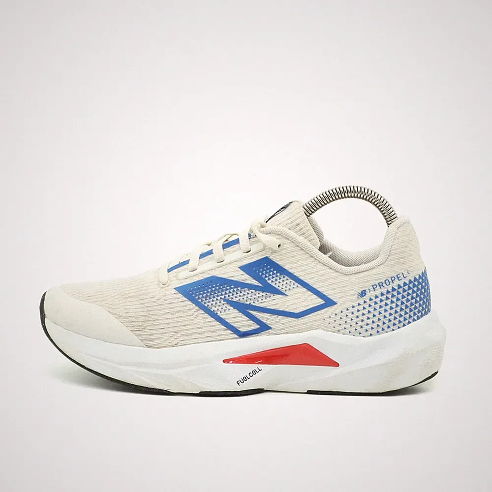 New Balance Damen FuelCell Propel Sneaker EU 37 Creme/Blau/Rot WPRPLTBG Dämpfung