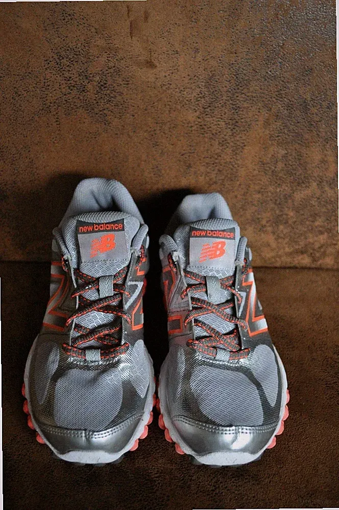 New Balance Rev Lite Running GR 37,5 Farbe silbergrau/neon coral/weiss