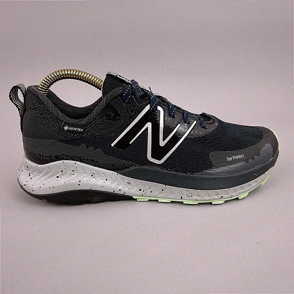 New Balance Sneaker Damen Gr. UK5 schwarz Gore-Tex Nitrel Trailrunningschuhe