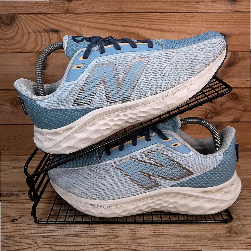 New Balance Turnschuhe Damen Gr. UK 7 Fresh Foam Arishi v4 blau Straßenlaufschuhe