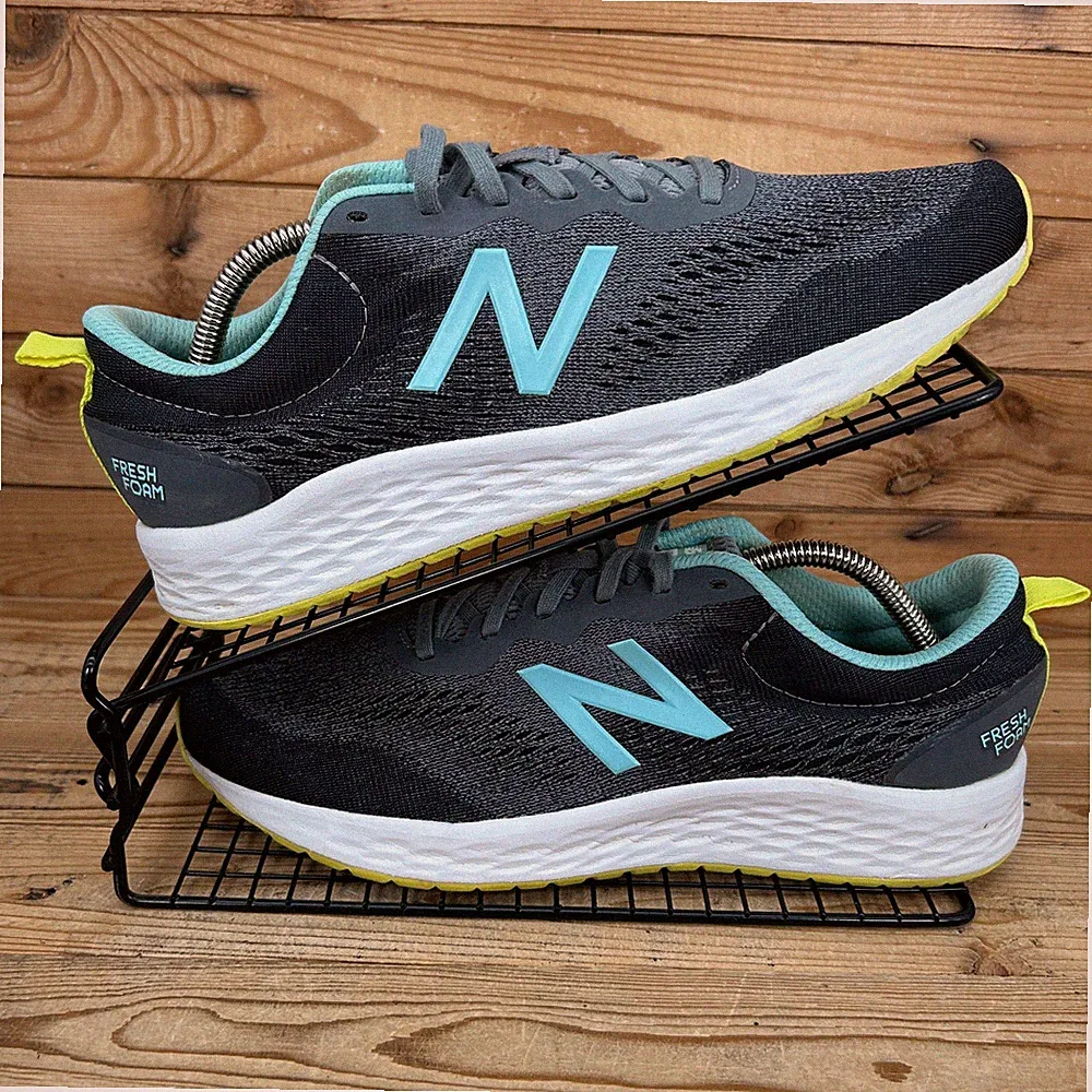 New Balance Turnschuhe Damen UK 8 Fresh Foam Arishi grau blau Laufschuhe Neu mit Karton