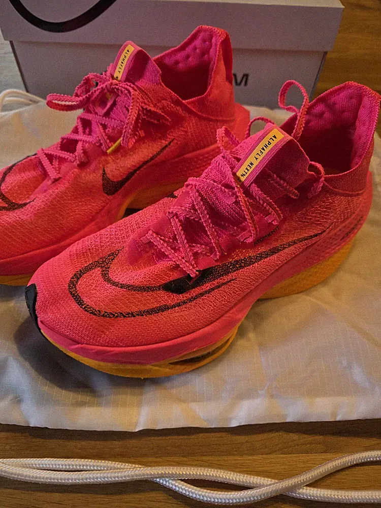 Nike Air Zoom Alphafly Next% 2 Damen Gr. 41 Hyper Pink Laufschuhe Carbon