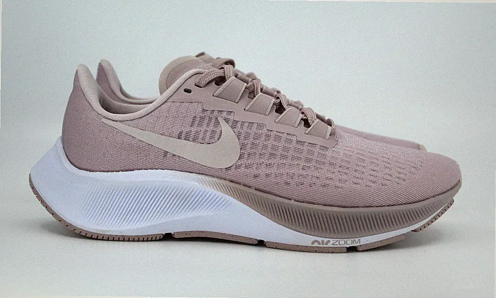 Nike Air Zoom Pegasus 37 Laufschuhe UK 4,5 Champagne Rose Weiß BQ9647-601