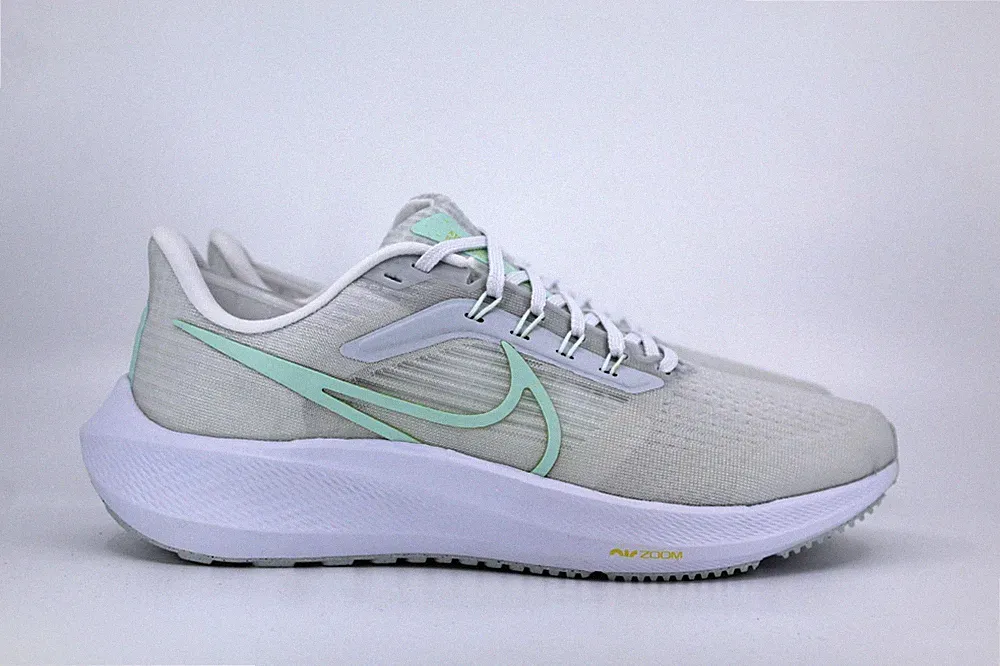 Nike Air Zoom Pegasus 39 Laufschuhe UK 6,5 Weiß Mint Foam DH4072-102