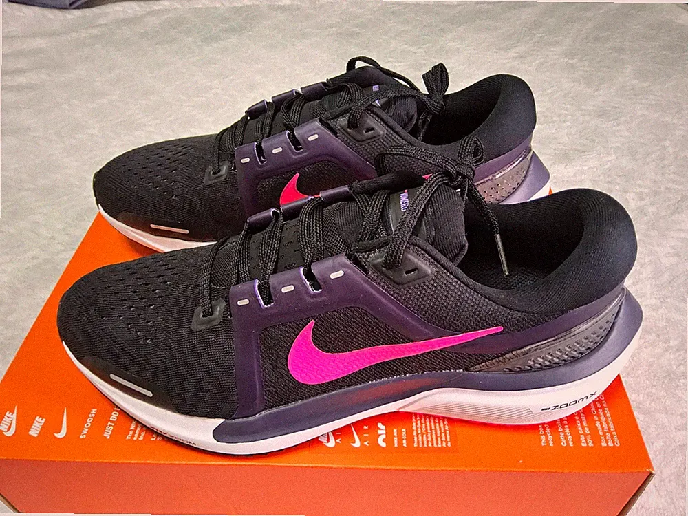 Nike Air Zoom Vomero 16 Damen Laufschuhe Schwarz/Pink/Lila EU 42 DA7698-002