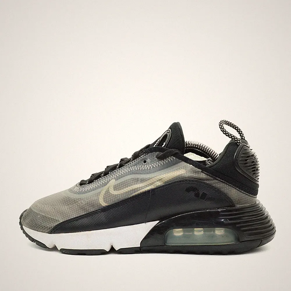 Nike Damen Air Max 2090 Sneaker Atmungsaktiv, Luftgepolstert EU 38,5
