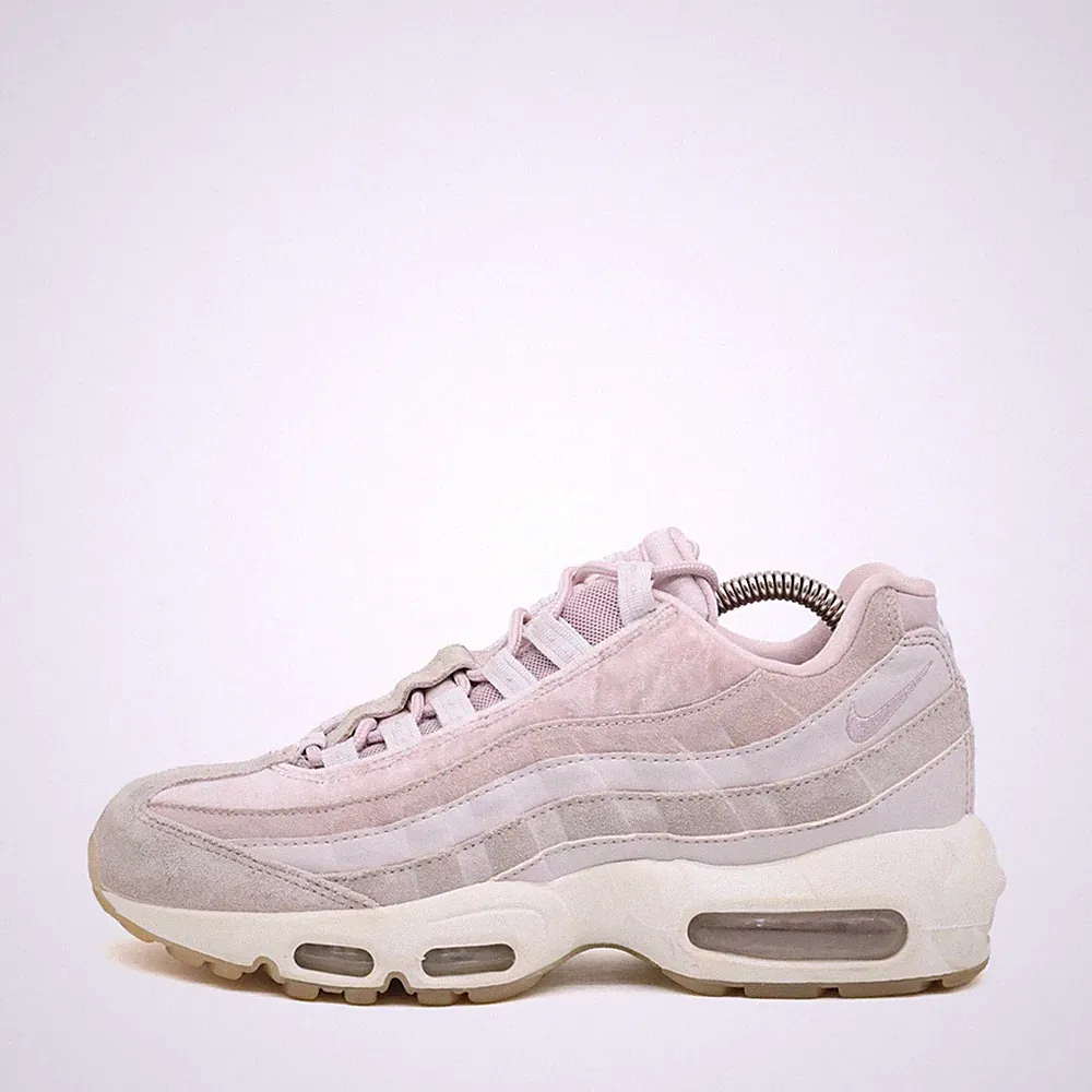 Nike Damen Air Max 95 Sneaker Rosa/Beige Wildleder/Textil Top Atmungsaktiv EU 38