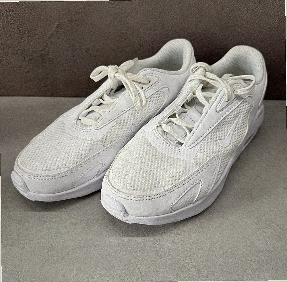 Nike Damen Air Max Bolt Schuhe Weiß 36,5, wie neu, 1x getragen