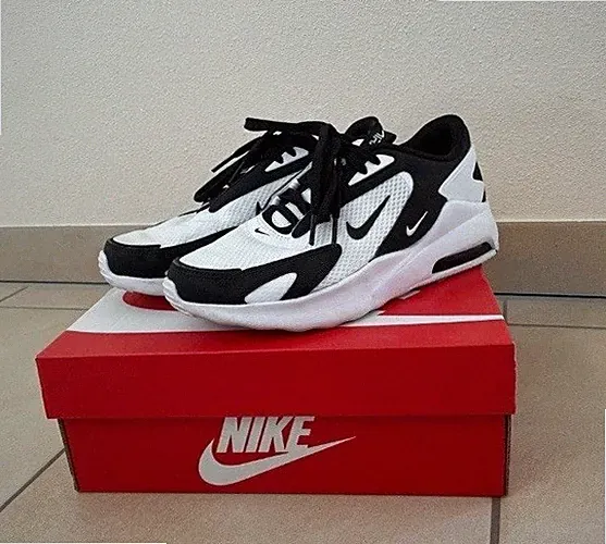 Nike Damen Air Max Bolt Sneaker Schwarz Weiß Mesh Synthetik Top Dämpfung EU 36.5