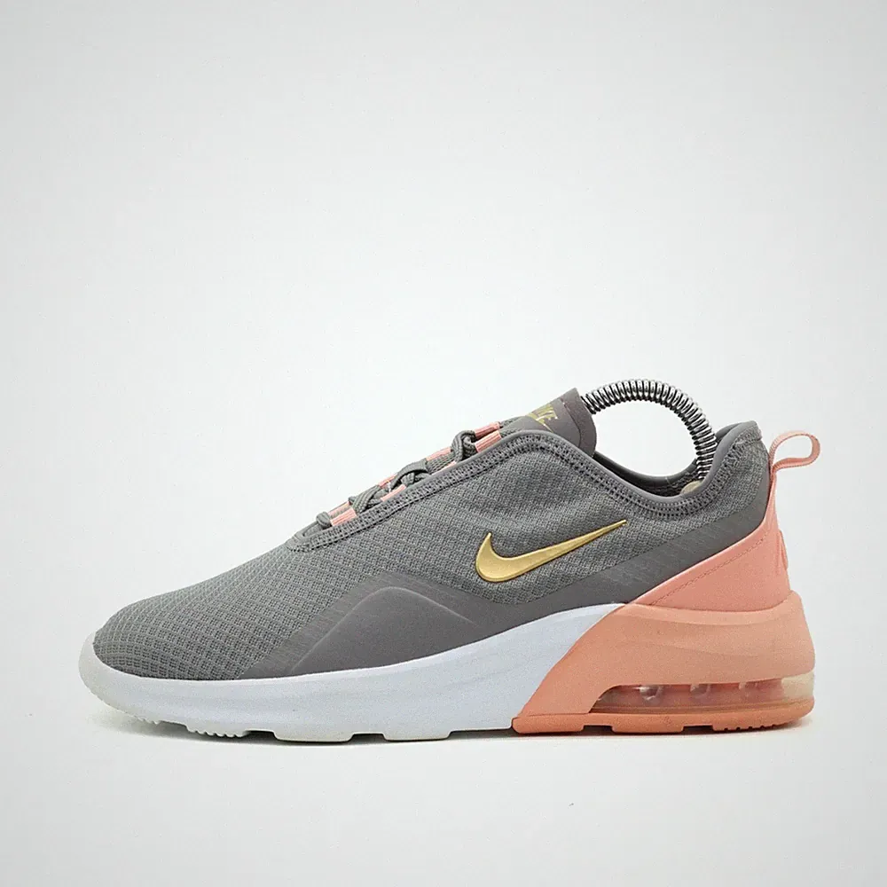 Nike Damen Air Max Motion 2 Laufschuh EU 40 Grau/Rosa/Gold CU4925-001 Dämpfung