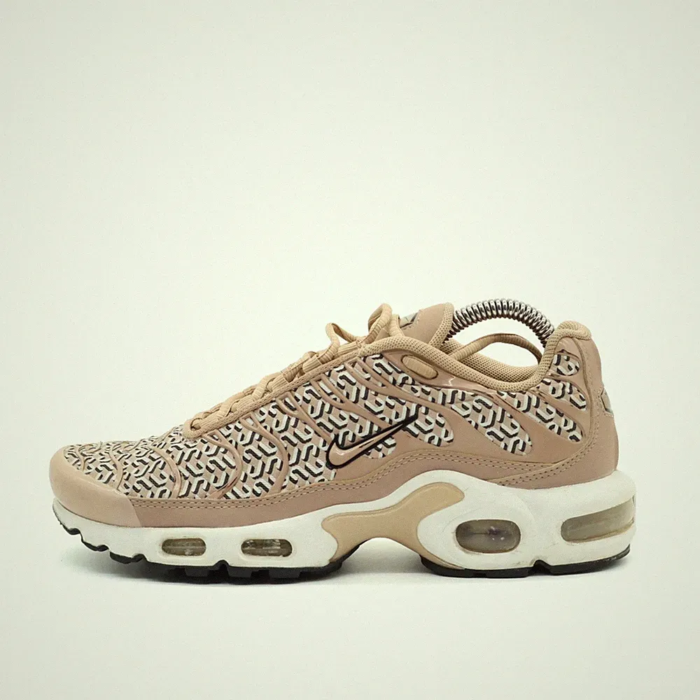 Nike Damen Air Max Plus Sneaker Beige Textil Low ämpfung, Atmungsaktiv EU 37.5