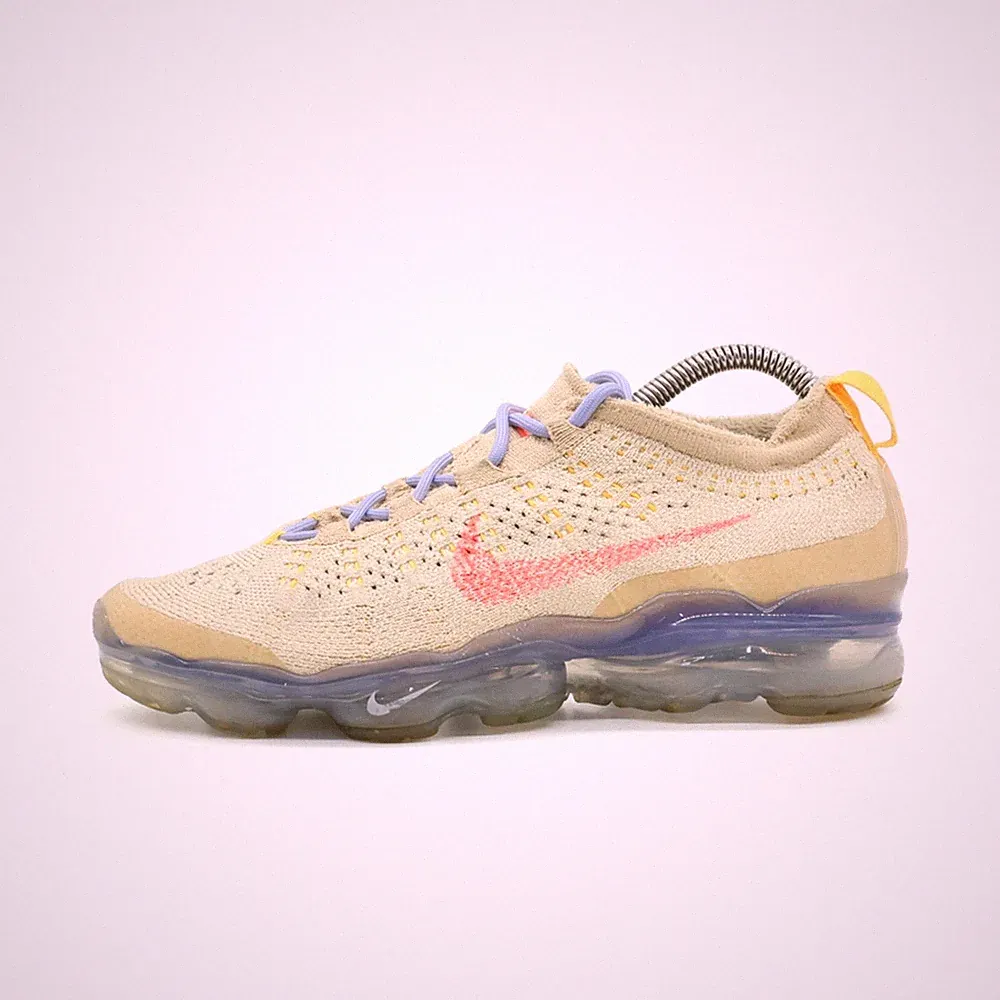 Nike Damen Air VaporMax 2023 Flyknit Laufschuhe Beige Lila Low-Top Sneaker EU 38