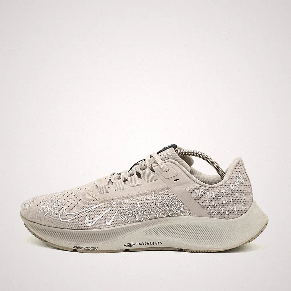 Nike Damen Air Zoom Pegasus 38 Nathan Bell Schuhe Edition Laufschuh EU 42.5