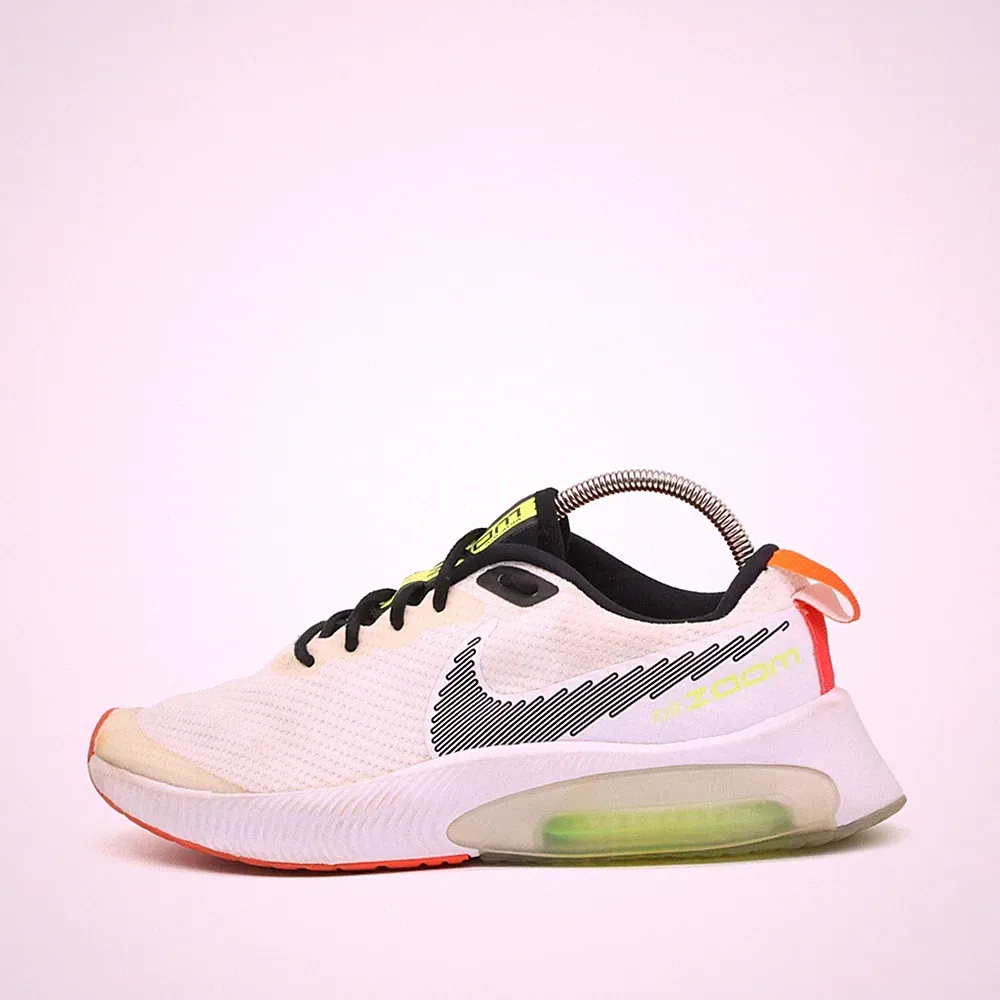 Nike Damen Arcadia Laufschuh EU 36.5 weiß/schwarz/grün/orange Leichtgewicht