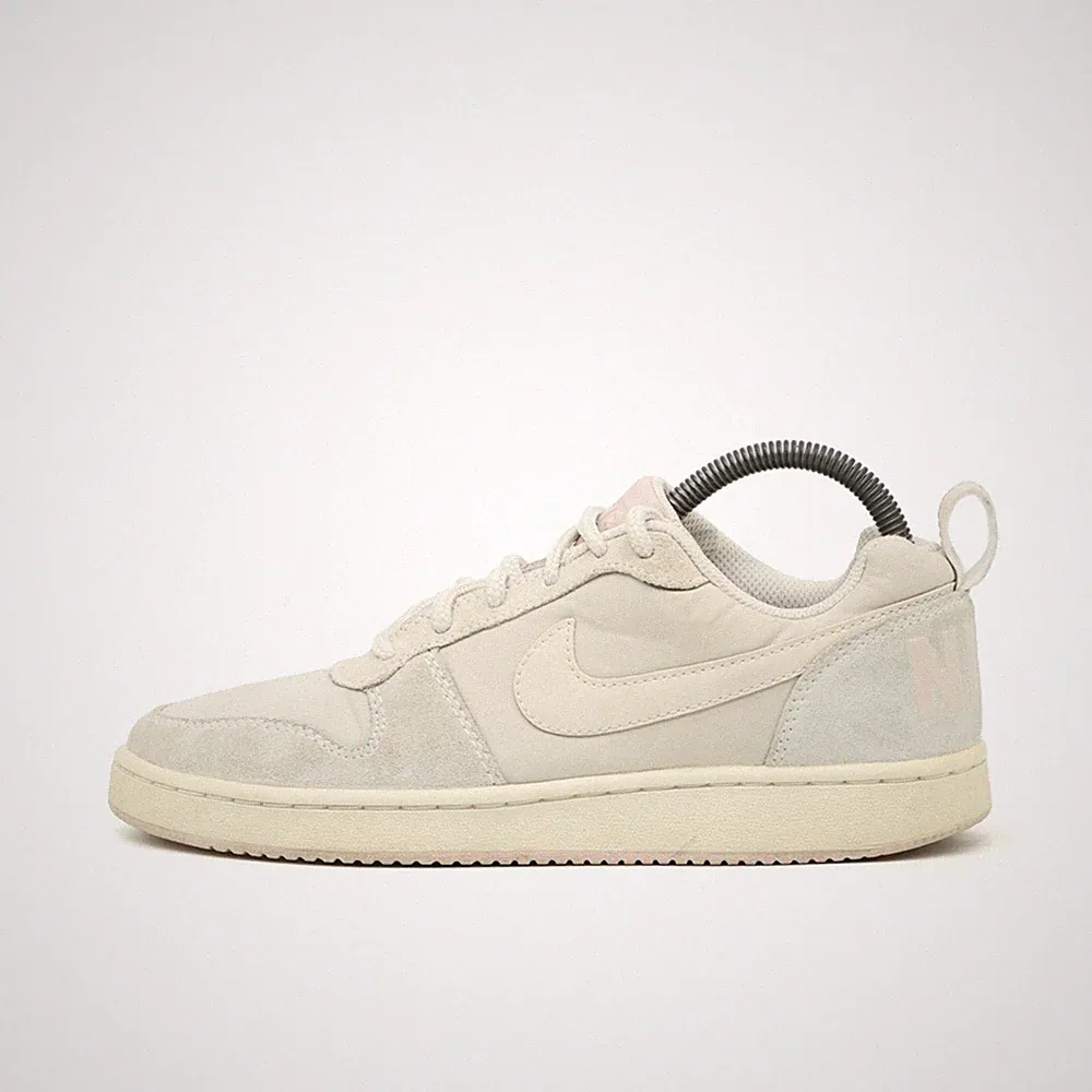 Nike Damen Court Vision Low Sneaker Beige Wildleder/Textil Low-Top EU 36.5