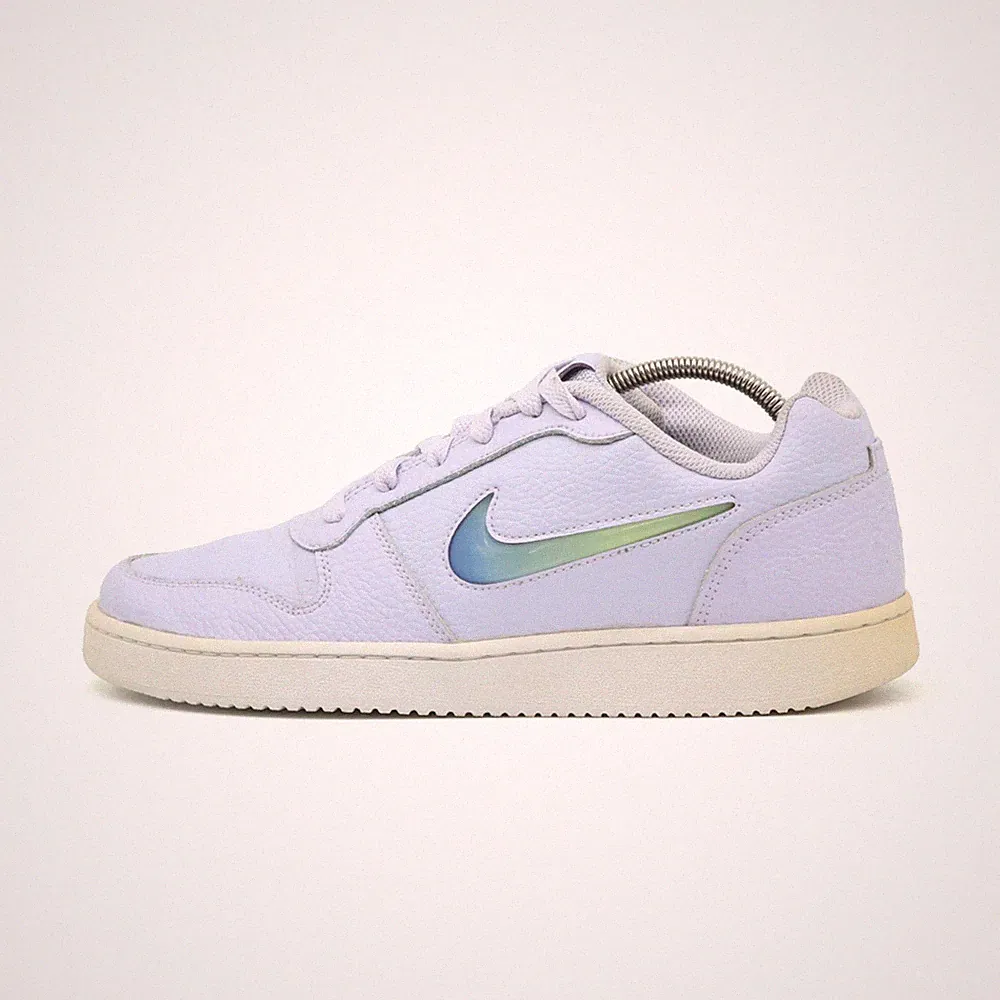 Nike Damen Court Vision Low Sportschuh EU 40.5 Lila AQ2232-301