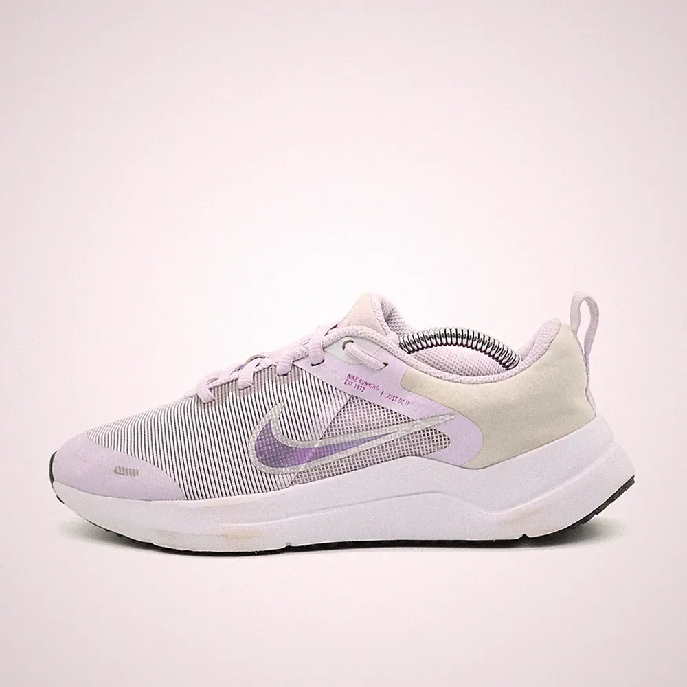 Nike Damen DM4194-500 Laufschuh Lila Weiß Mesh Textil Running Sneaker EU 38