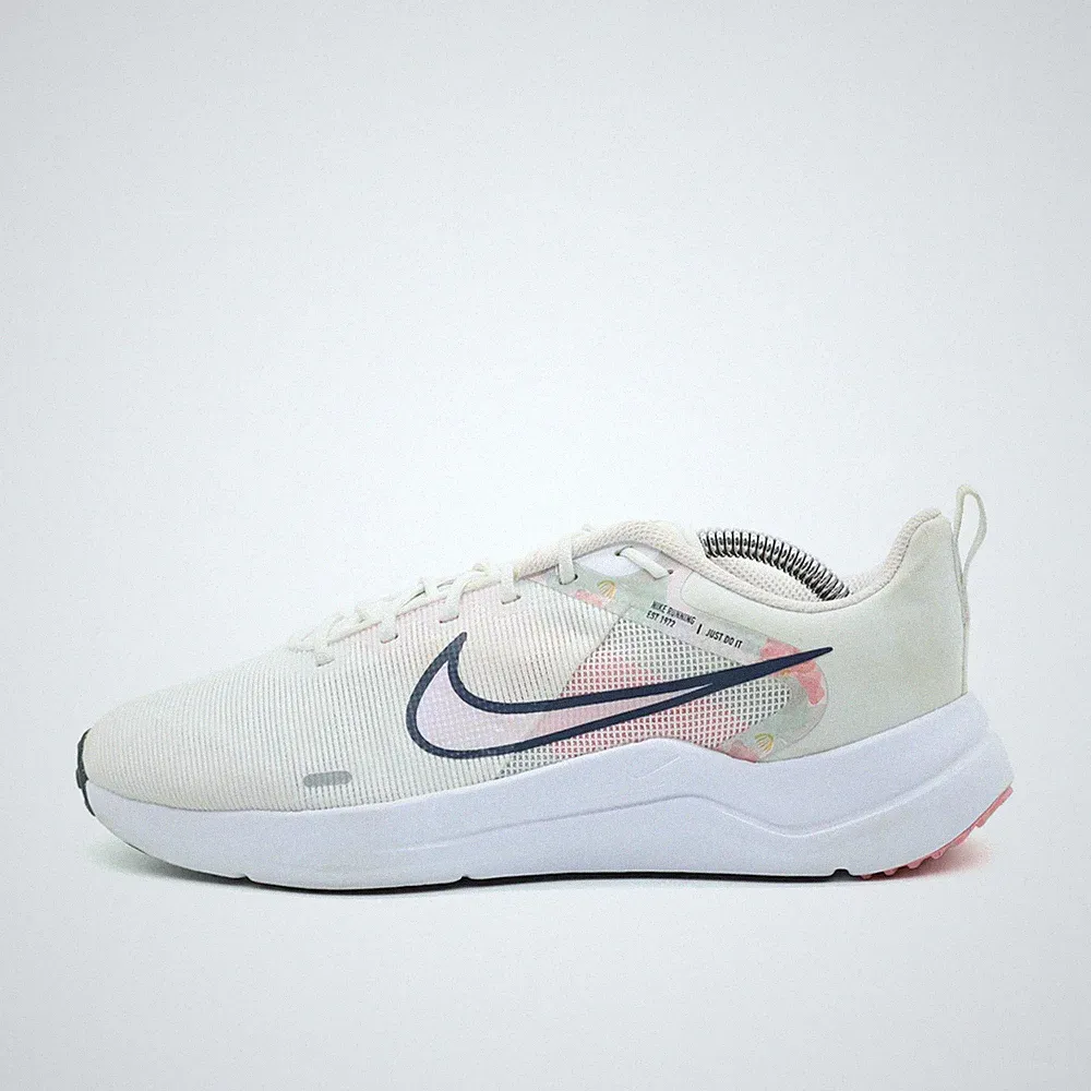 Nike Damen DX7885-100 Sneaker Weiß Textil Low-Top Running Laufschuh EU 38.5