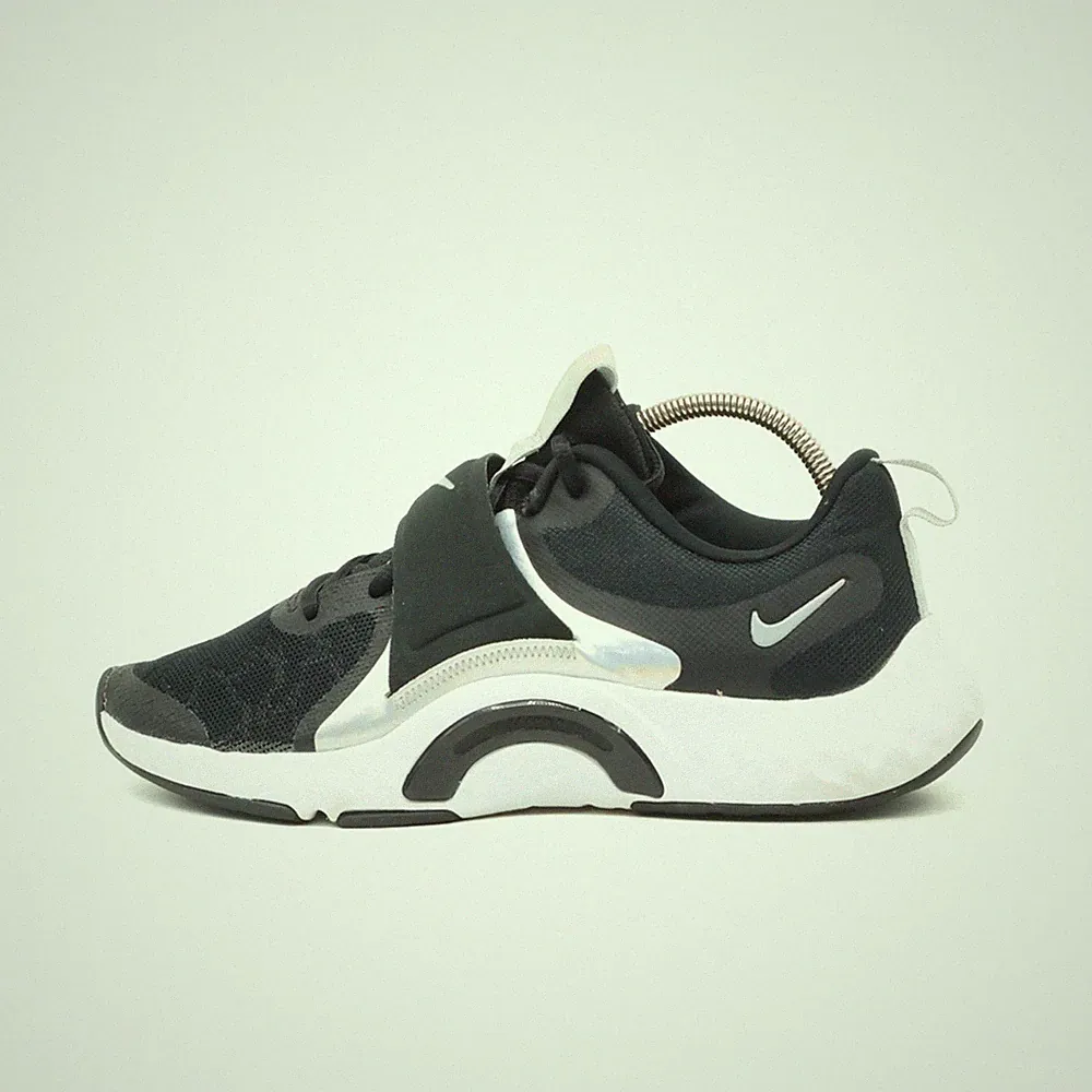 Nike Damen In-Season TR 12 Sportschuh Schwarz/Weiß Mesh Renew Sneaker EU 37.5