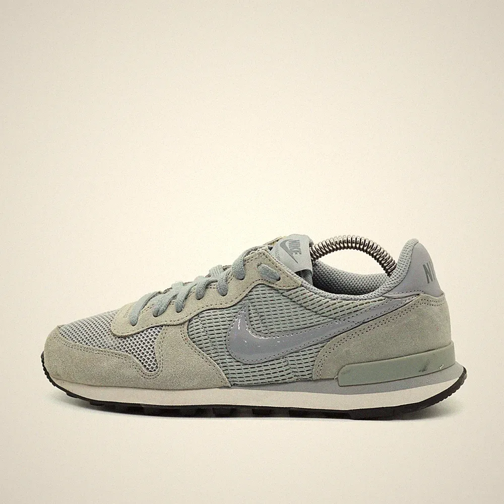 Nike Damen Internationalist Schuhe Grau Wildleder, Kult-Design Sneaker EU 37.5