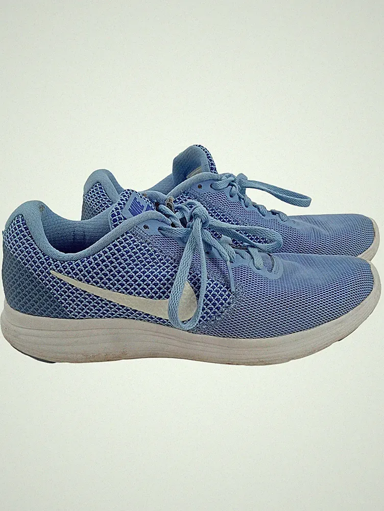 Nike Damen Laufschuhe Sportschuhe Gr. 38 Blau Revolution 3