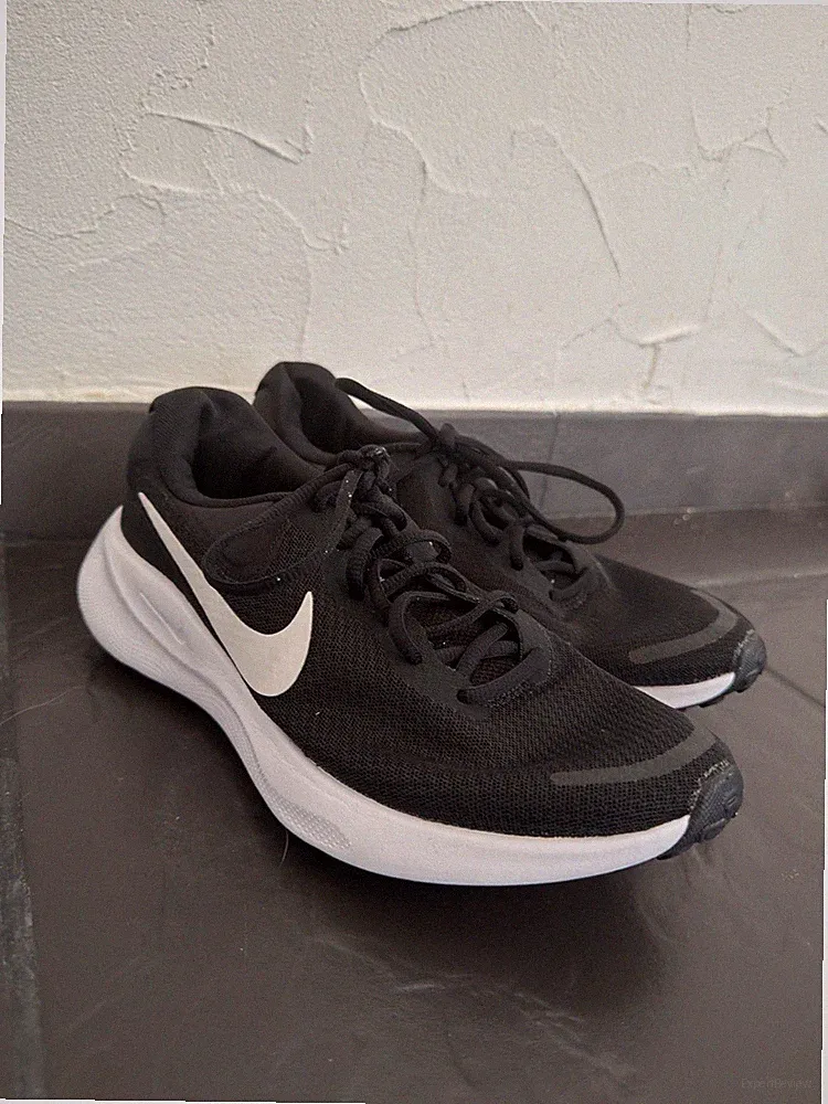 Nike Damen Laufschuhe W REVOLUTION 7 Gr. 41
