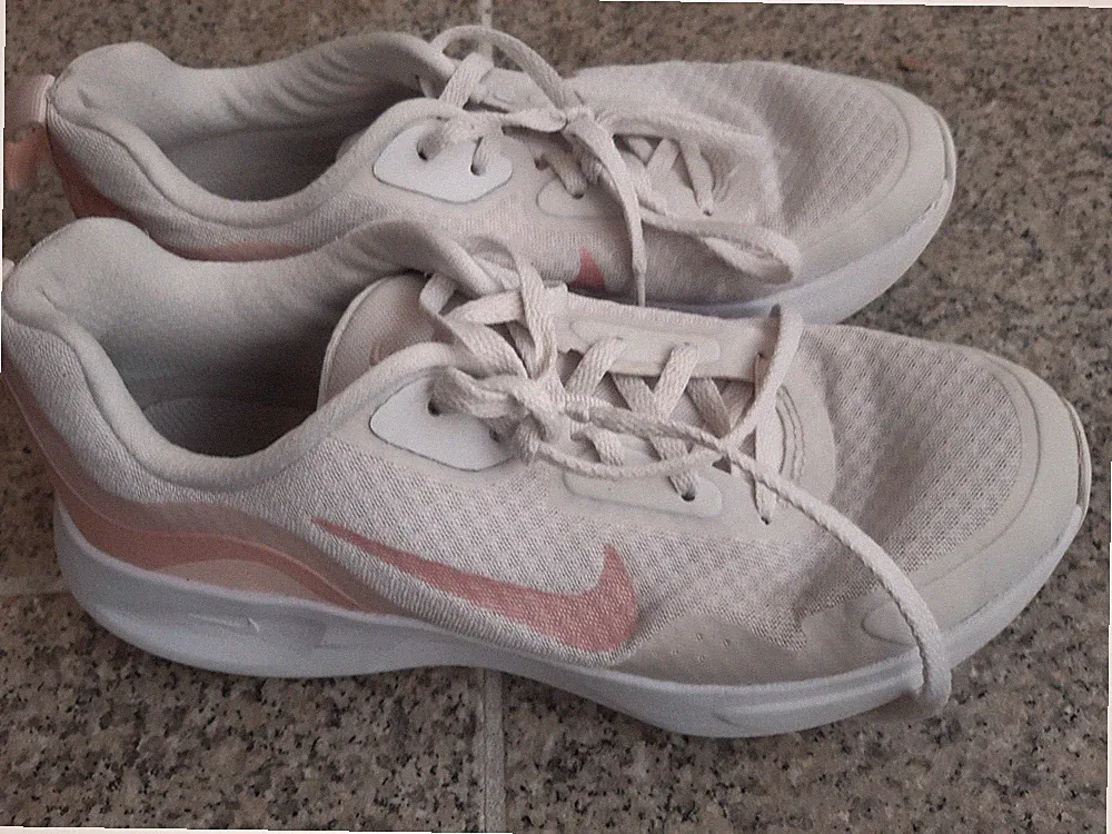 Nike Damen / Mädchen Sneaker Beige Altrosa – Sportliche Laufschuhe Gr. 37,5