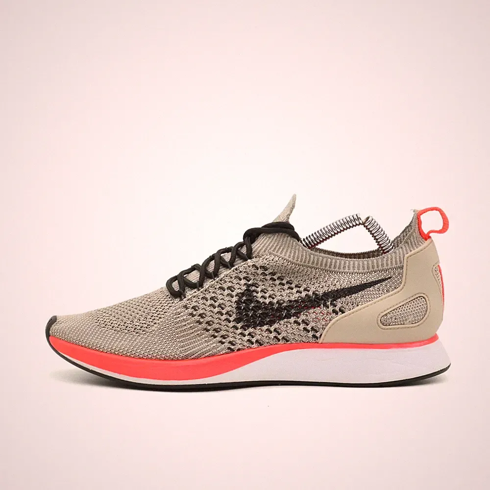 Nike Damen Mariah Flyknit Racer Sportschuh Beige/Schwarz/Rot Zoom Sneaker EU 39