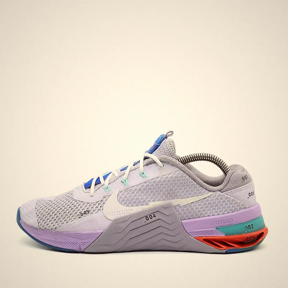 Nike Damen Metcon 8 Sportschuhe Lila Grau Mehrfarbig Stabil Trainingsschuh EU 39