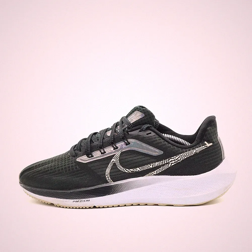 Nike Damen Pegasus 39 Schuhe Schwarz Weiß Mesh Low-Top Zoom Laufschuh EU 40.5
