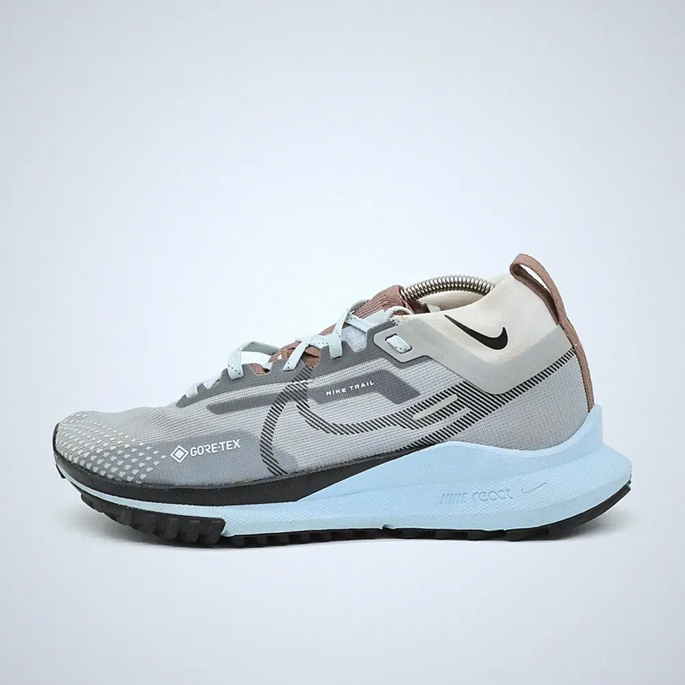 Nike Damen Pegasus Trail 4 GORE-TEX Laufschuh EU 39 Grau Blau DJ7929-005 Leicht