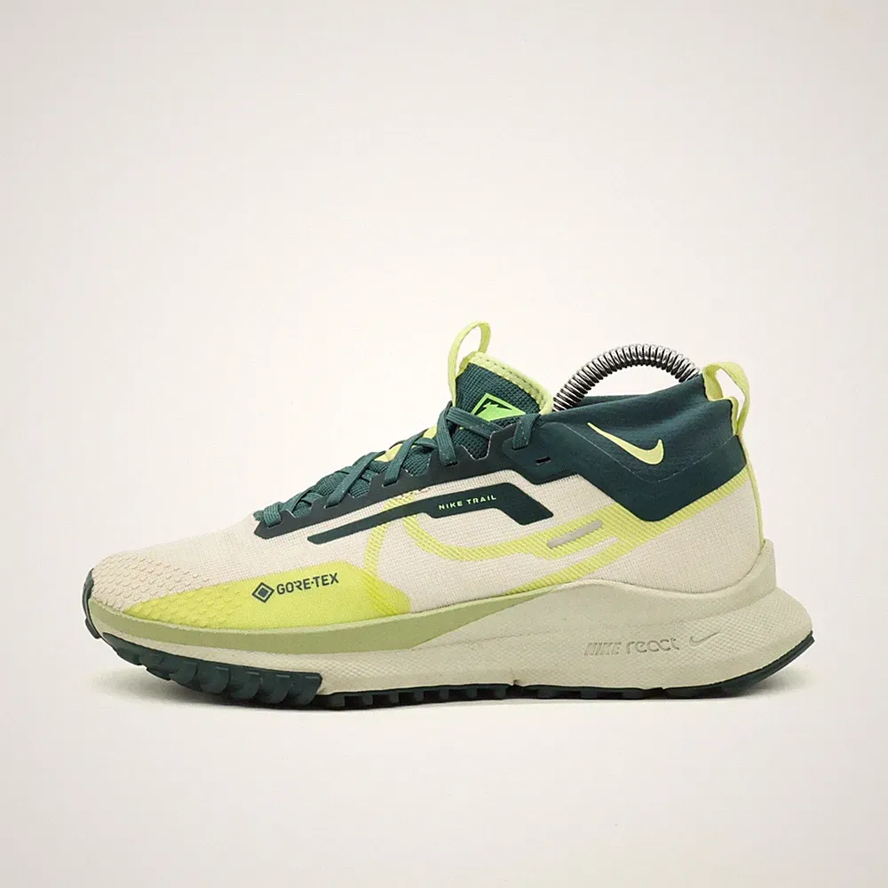 NIKE Trailrunning-Schuhe
