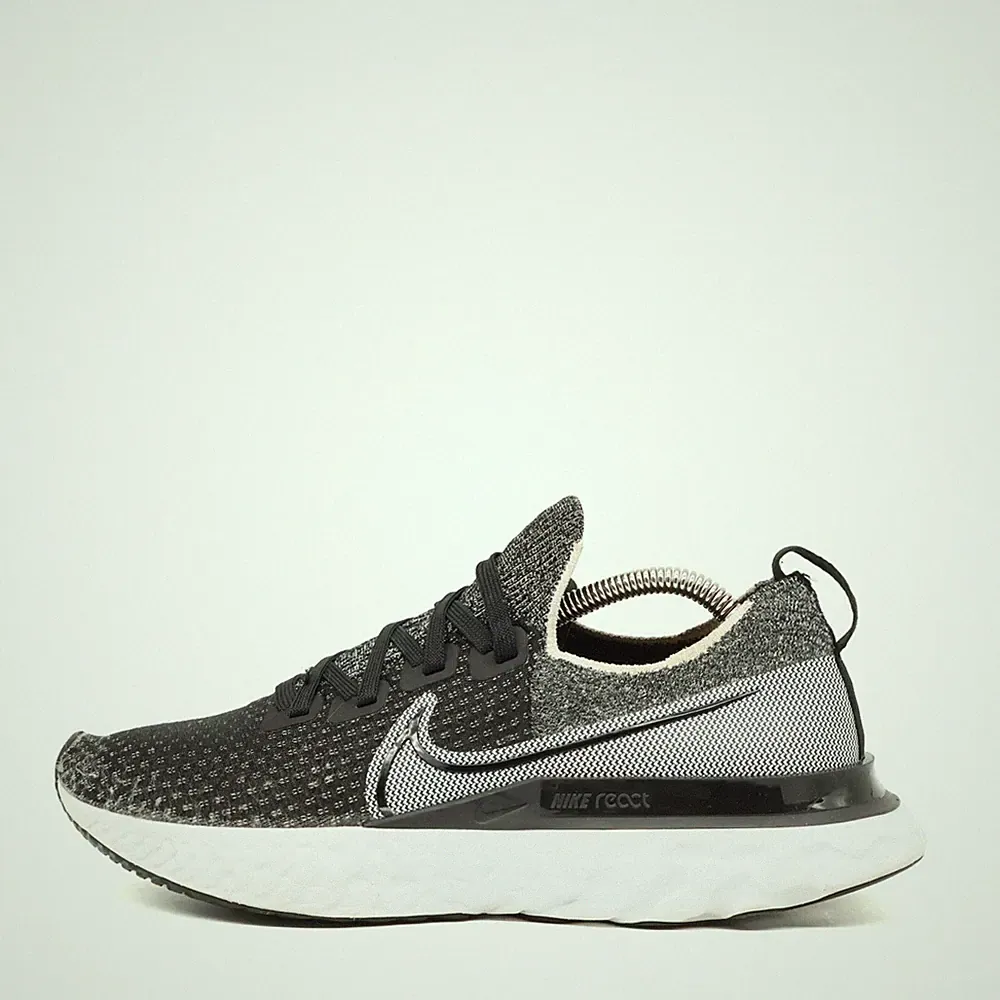 Nike Damen React Infinity Run Flyknit Sneaker Komfortabel Laufschuh EU 40.5