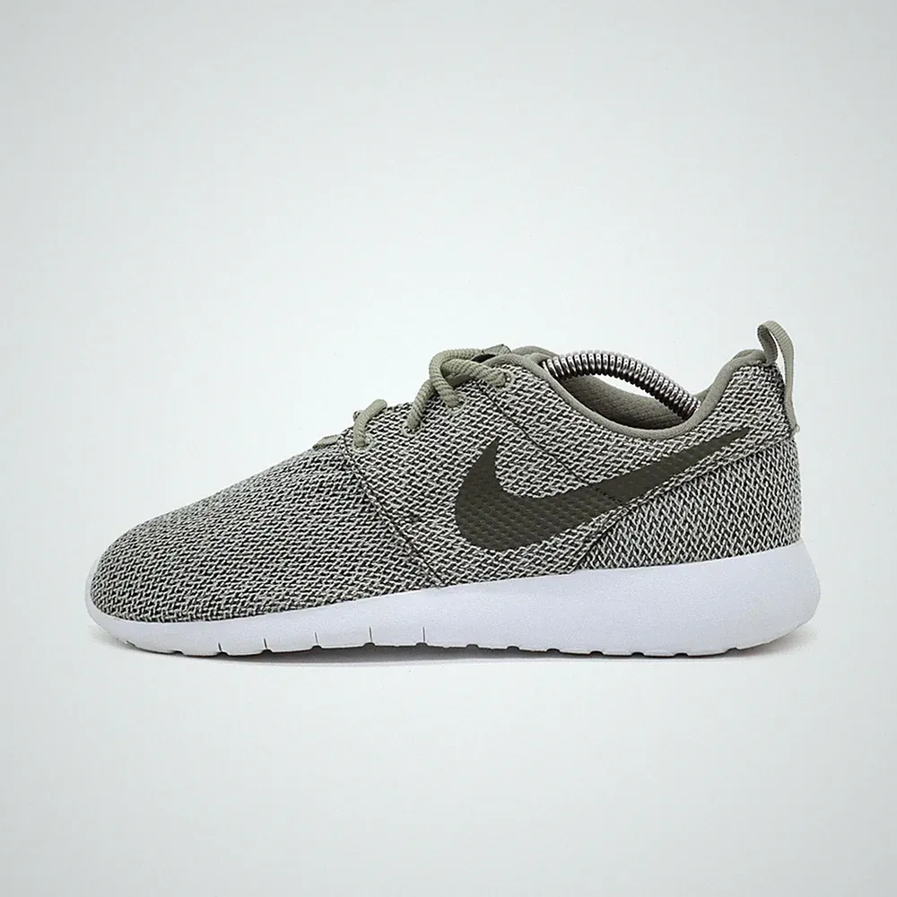 Nike Damen Roshe Run Laufschuhe Oliv Mesh Low-Top Atmungsaktiv Sneaker EU 38.5