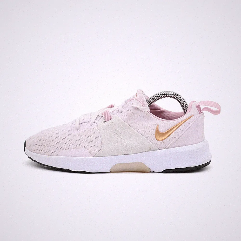 Nike Damen Runallday Sportschuhe Rosa/Gold Synthetik Niedrig Laufschuh EU 36.5
