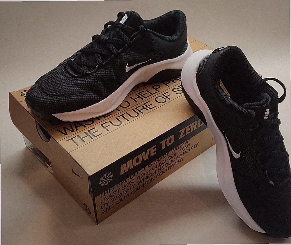 NIKE Damen Sneaker Legend Essential 3 NN EU 40,5 Laufschuhe Sportschuhe 40 1/2