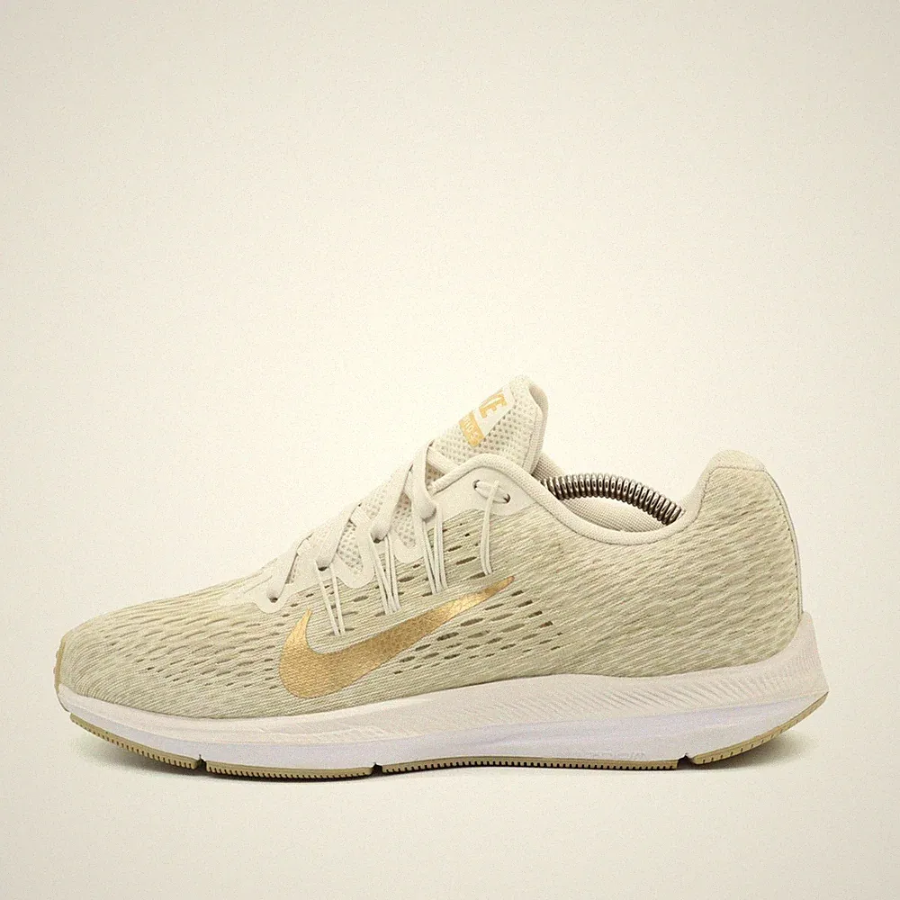 Nike Damen Zoom Winflo 5 Sneaker Beige/Gold Textil Low-Top Laufschuhe EU 41