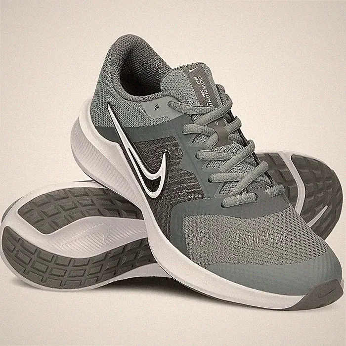 Nike Downshifter 11 Damen Sneaker Laufschuhe Damen Sportschuhe Sneaker GR.37,5